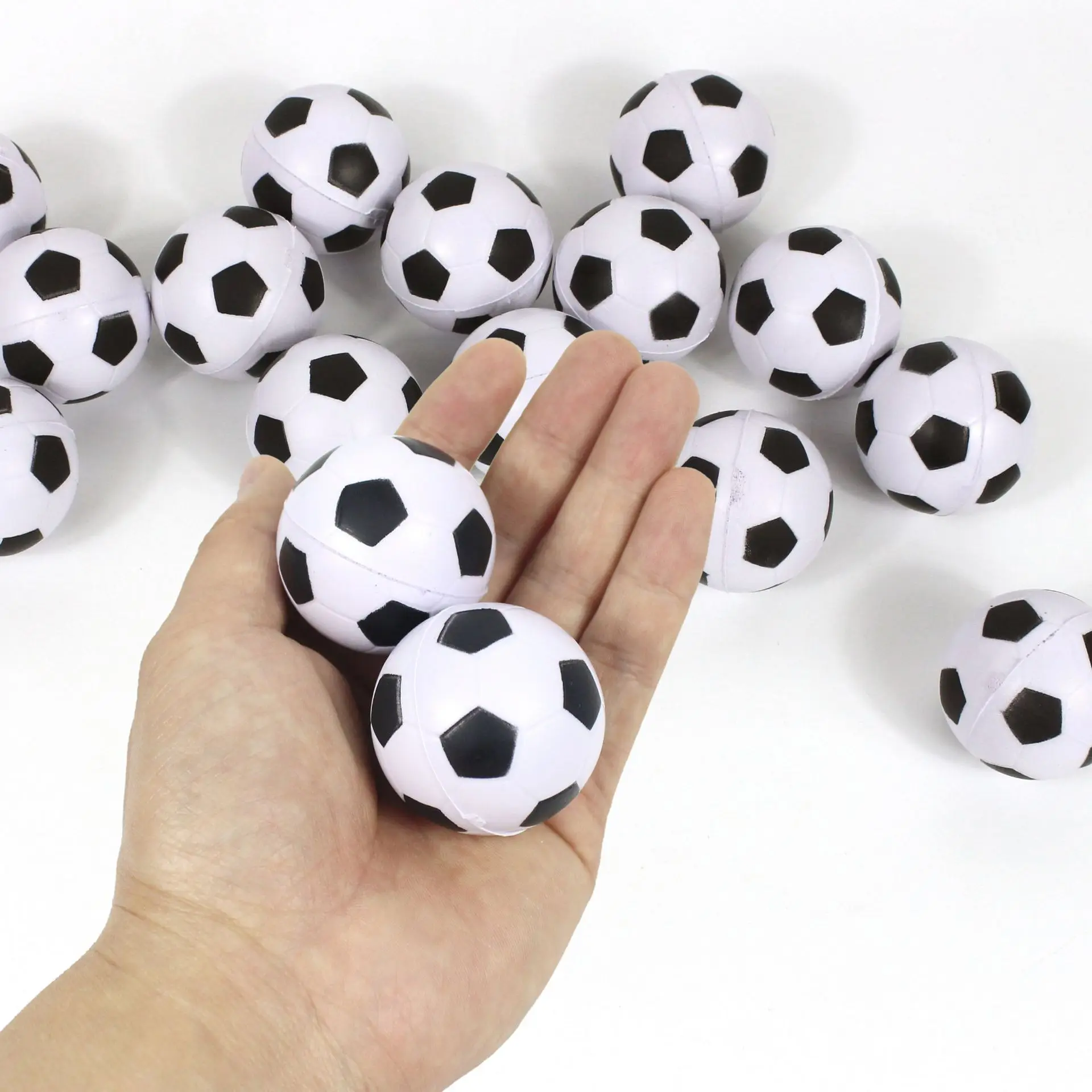 Funny Toy Balls 4CM Football Bouncy Balls Jumping Solid Elastic Rubber Balls Kids Boys Happy Soccer Theme Birthday Party Decors