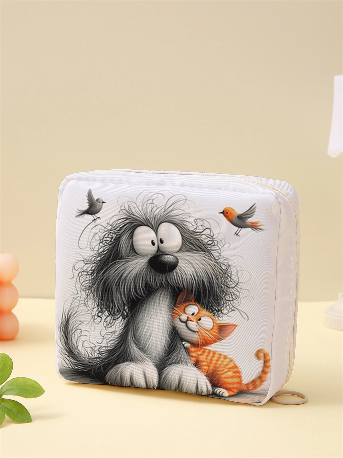 Cat and dog printed sanitary napkin storage bag, women's lightweight tissue bag, sanitary tissue bag