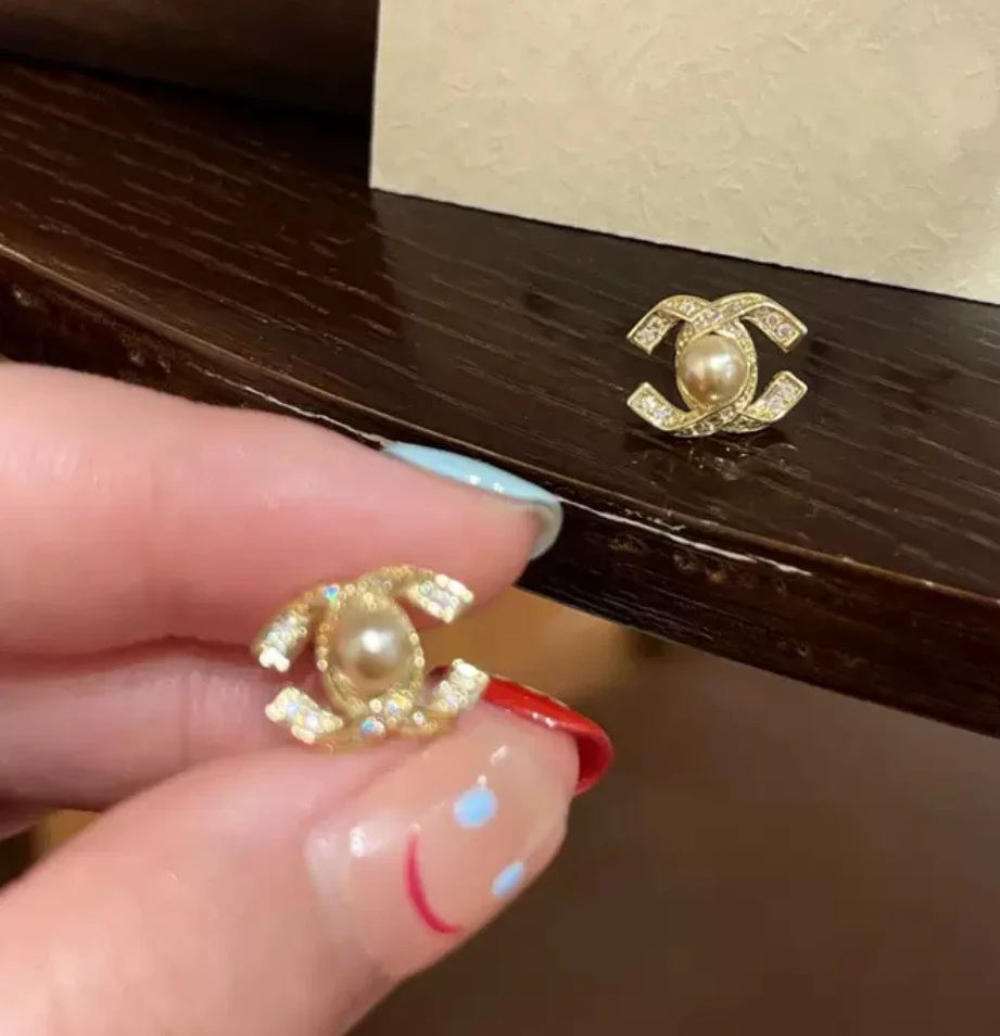 Luxury French little fragrance with zircon letter pearl earrings and studs for women high-end, versatile fashion earrings 6