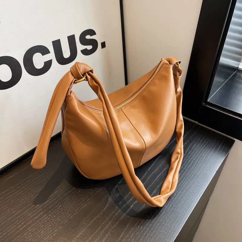 

Large Capacity Dumpling Bun for Women 2023 New Autumn Solid Color Shoulder Bag Commuter Oblique Straddle Bag Tidal Underarm Bag