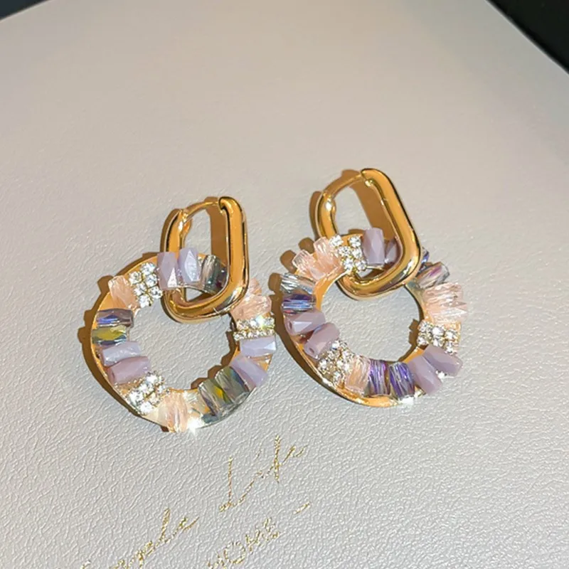 Elegant Vintage-Style Golden-Tone Synthetic Zirconia Circle Dangle Earrings for Women Versatile Design Jewelry Gifts