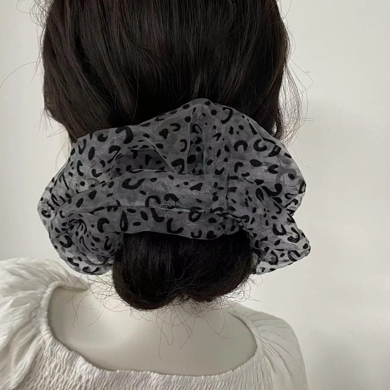 1pc Leopard Print Organza Hair Scrunchies Set, 2 - Piece Chic Hair Ties, Fashionable Hair Accessories For Women