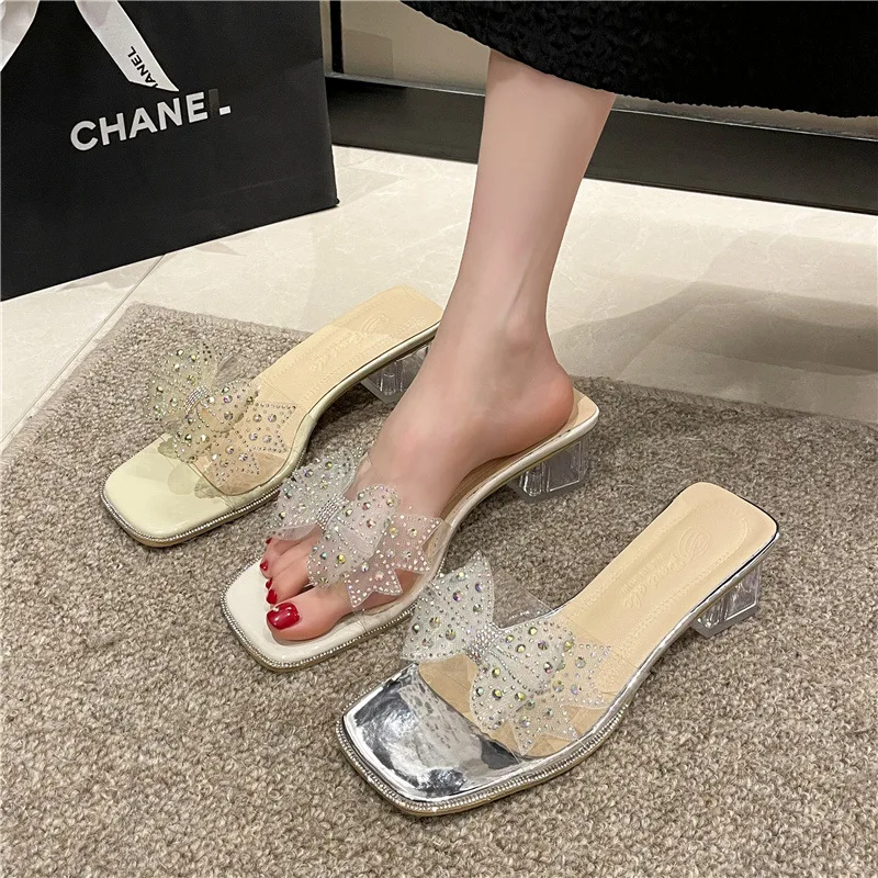 

Шлепанцы женские на низком каблуке, блестящие, прозрачные, без задника, с бантом-бабочкой, римская ткань, летняя обувь, 2024