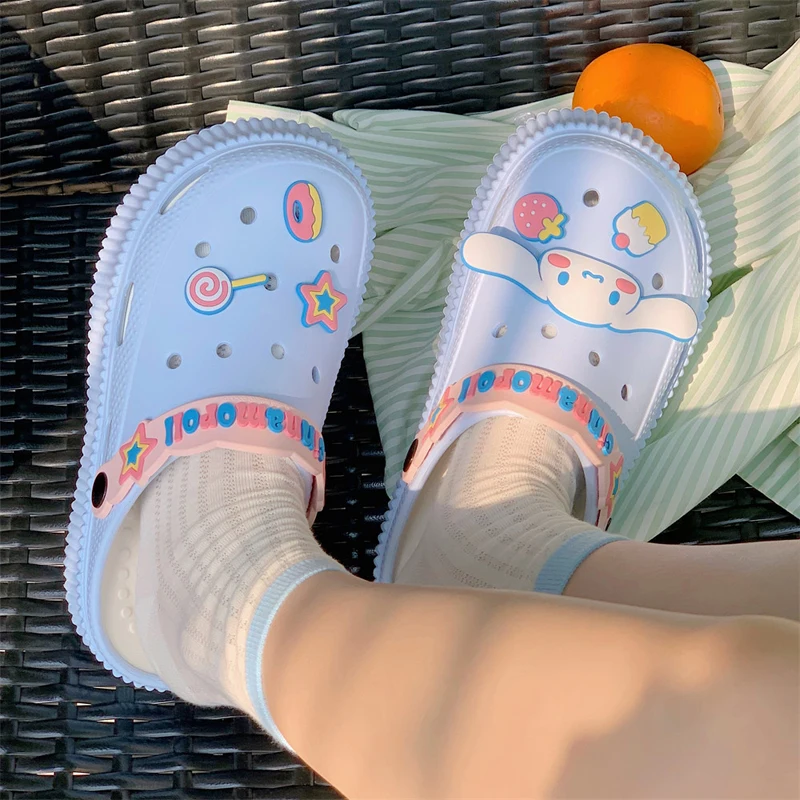 MINISO Kuromi Women's Platform Sandals Slippers Cartoon Hello Kitty Kawaiil Slip-resistant Shoes Cinnamorol Summer Women Shoe 2