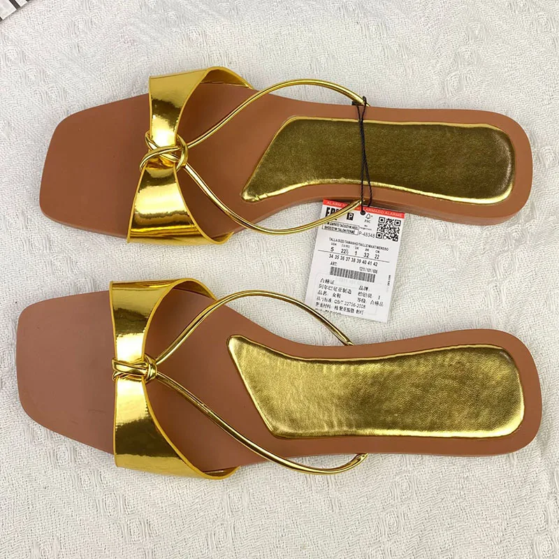 LV Spring/Summer 2021 Slippers, Women's Fashion, Footwear, Slippers and  slides on Carousell