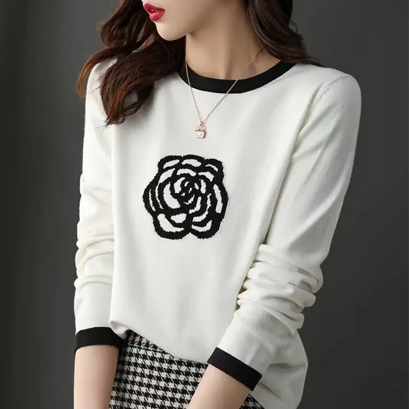 

2023 Spring And Autumn Fashion Women's Round Neck Contrast Color Worsted Knitted Sweater Elegant And Fashionable Jacquard Type