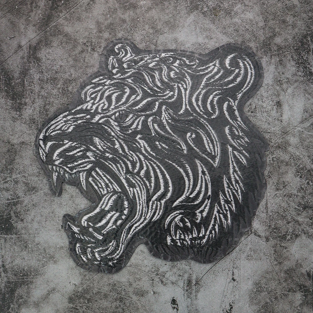 Patch Toppa Ricamata Manga Uomo Tigre Termoadesiva o da Cucire 7X7 CM