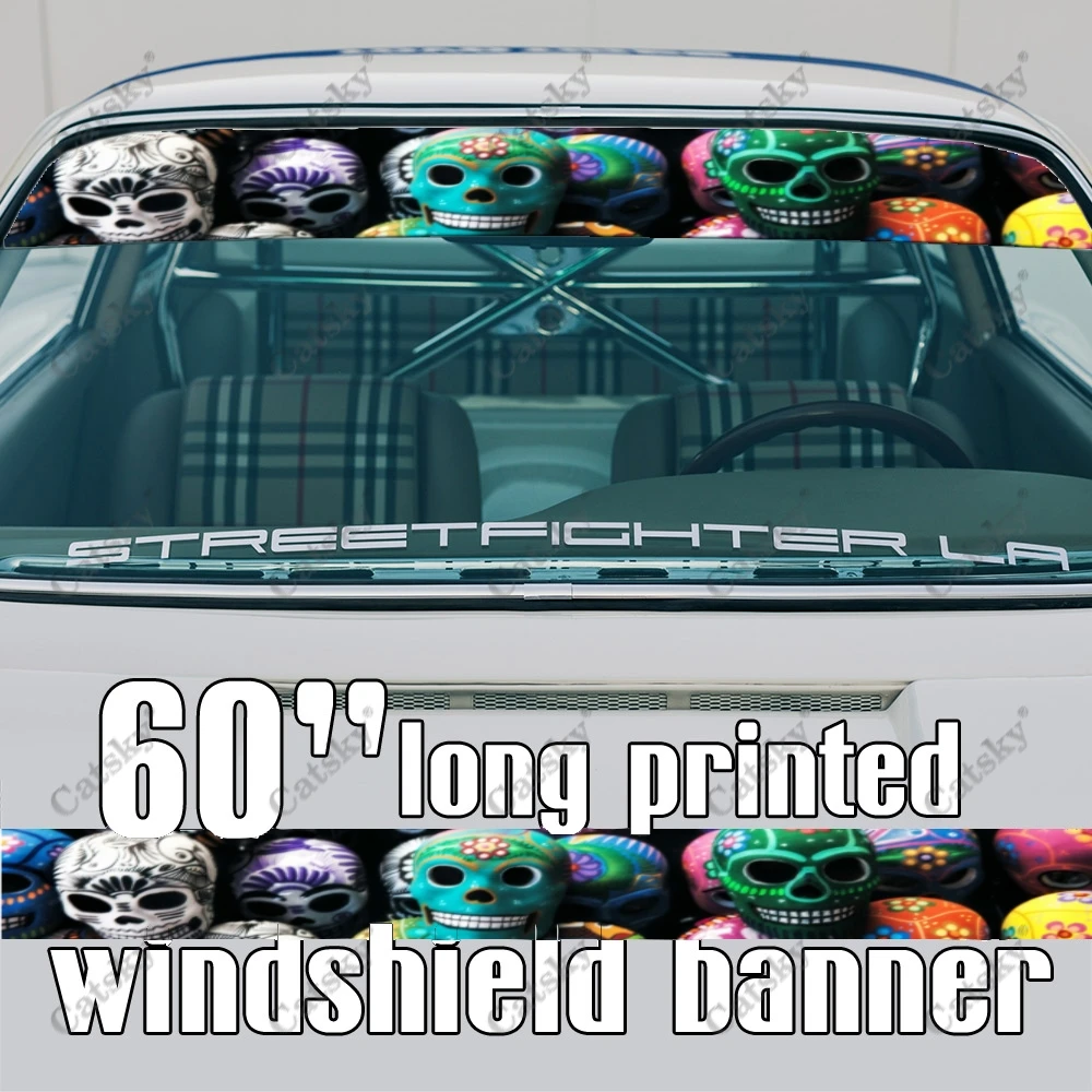 

Виниловая наклейка на лобовое стекло автомобиля в виде черепа