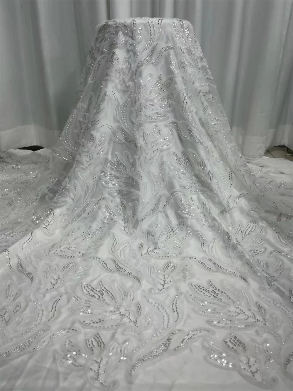 

White African Lace Fabric High Quality 2023 Italian Lace Fabric Pearl / Sequence Lace Fabric Party Dresses Woman Wp37-2