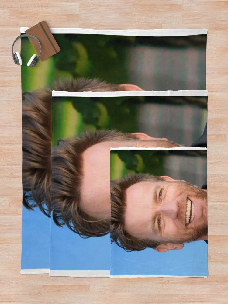 Ewan McGregor Smiling Throw Blanket Thermal Blanket Oversized Throw Blanket Fluffy Soft Blankets