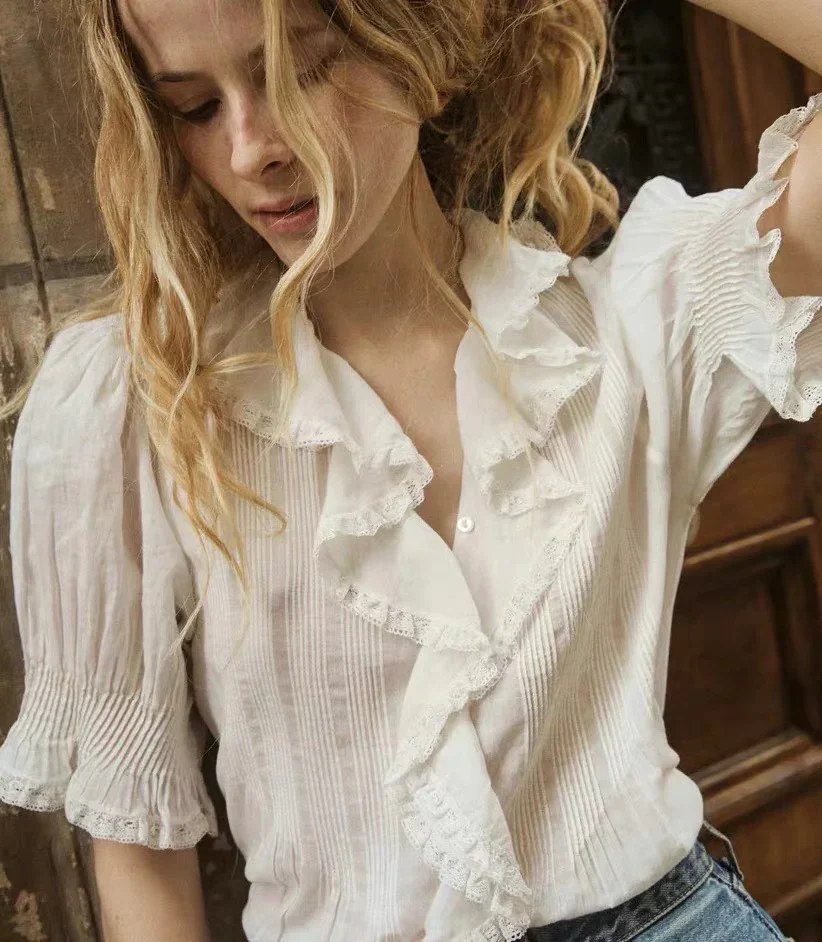 

Женская однобортная блузка из 100% органического хлопка с круглым вырезом и короткими рукавами