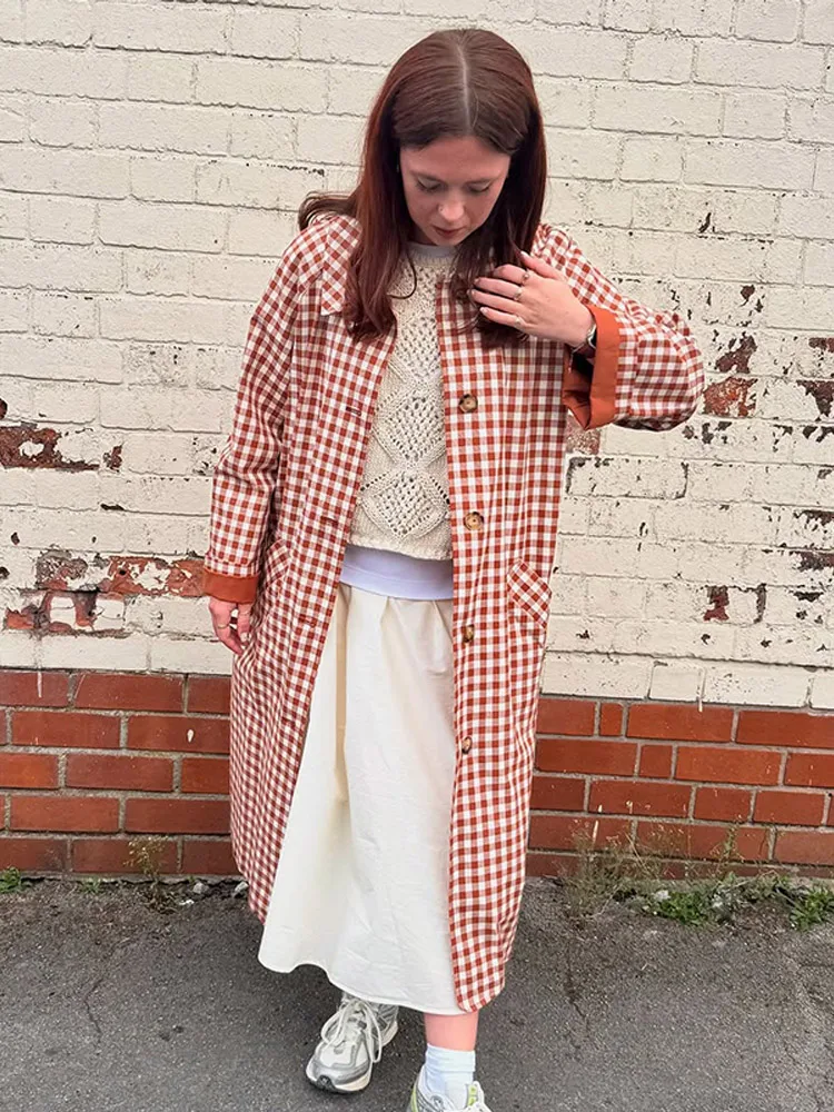 Chic Women's Casual Plaid Windbreaker Jacket with Lapel and Pockets