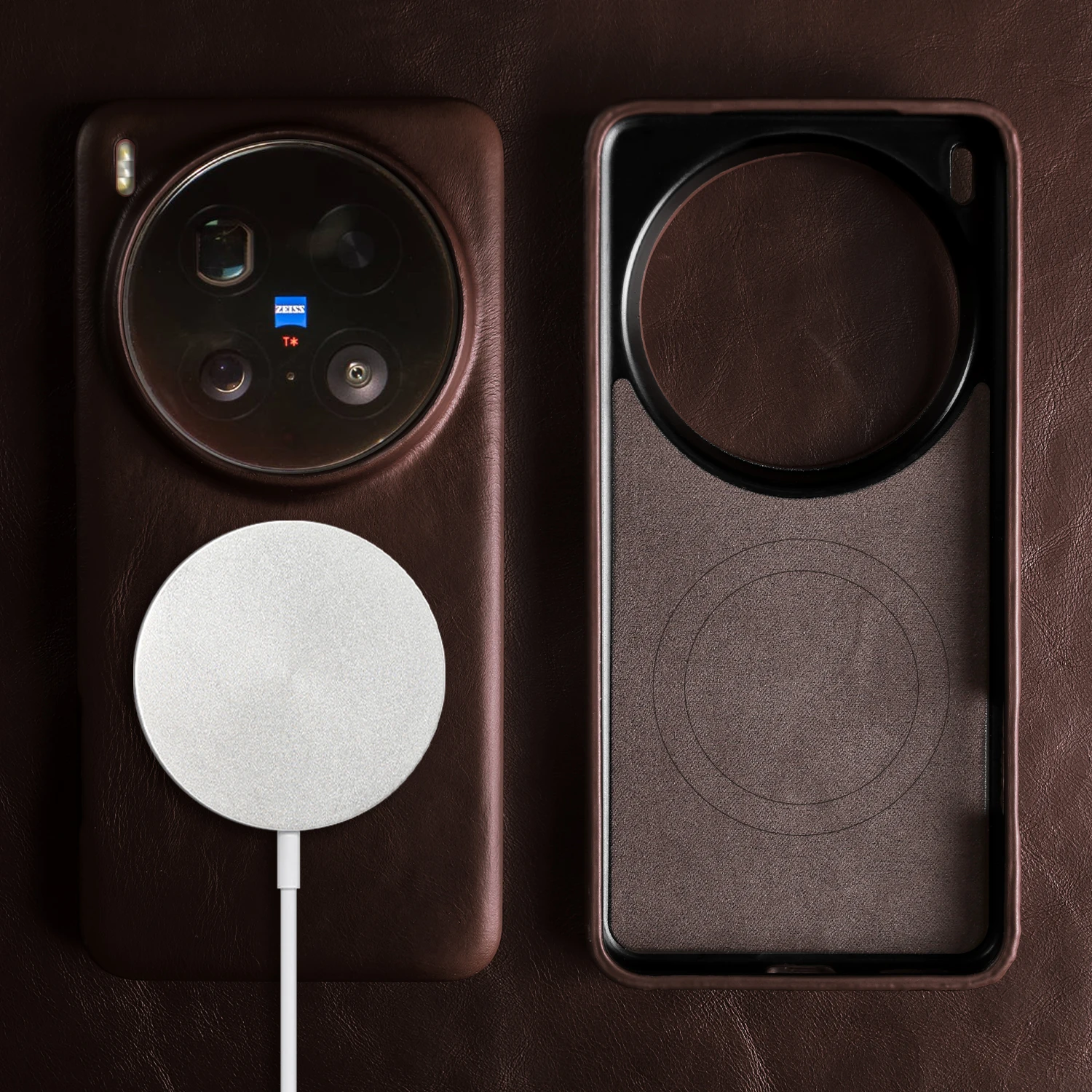Luxurious Leather Phone Case with Magnetic Calfskin Oil Wax Finish