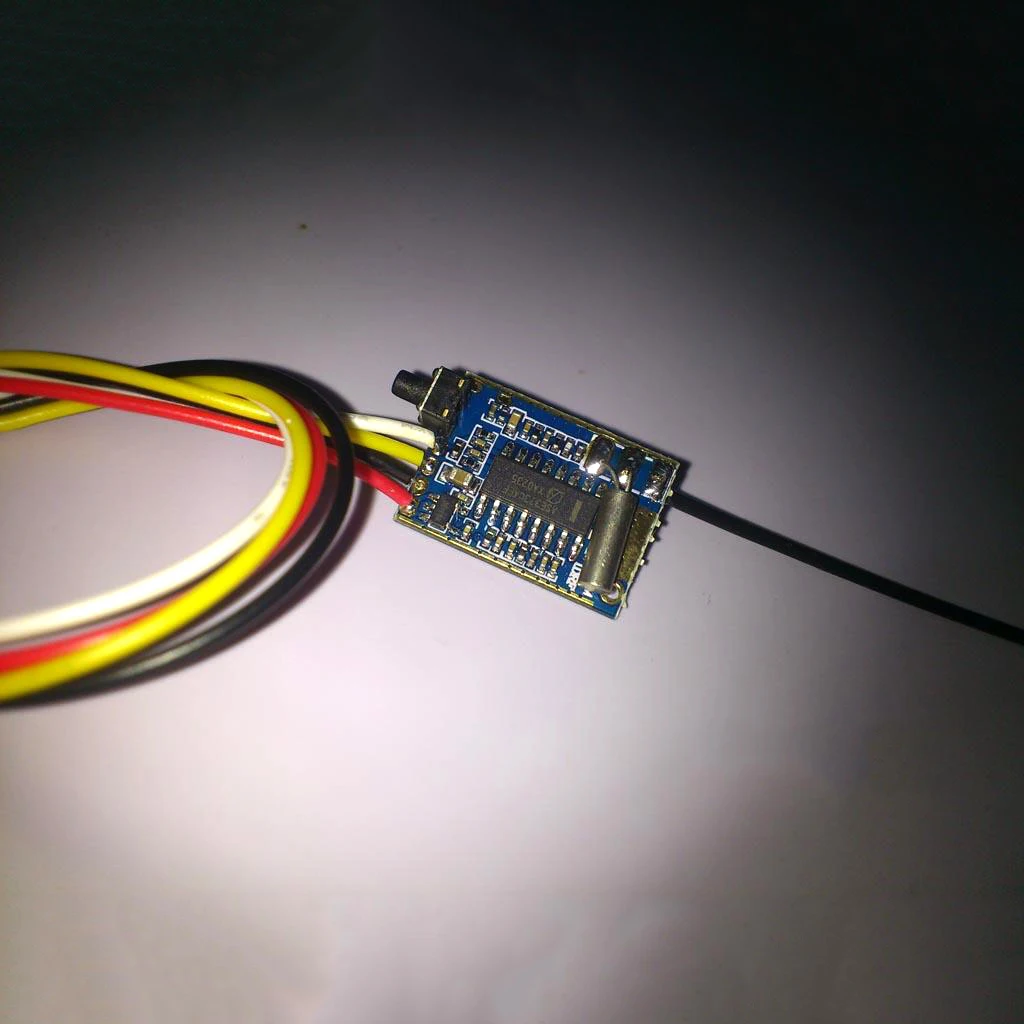 Trasmettore UHF 16CH Trasmettore TV Modulo RF 360-900 MHz TV FM Trasmettono Audio Video Sincrono Trasmissione Di Immagini Wireless