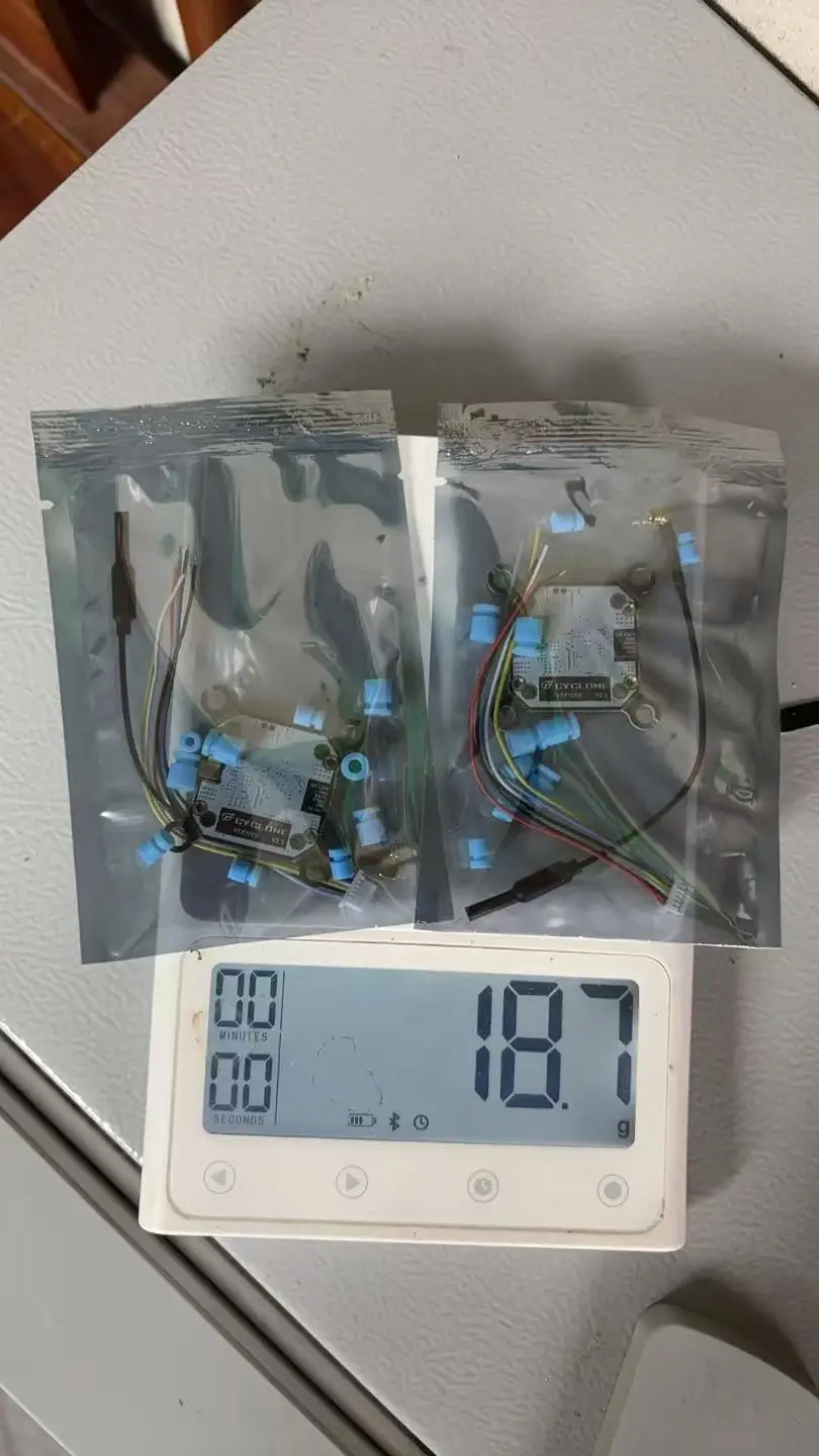 CYCLONE FPV Émetteur Vidéo 5.8G 1W 1000mW pour Drone RC