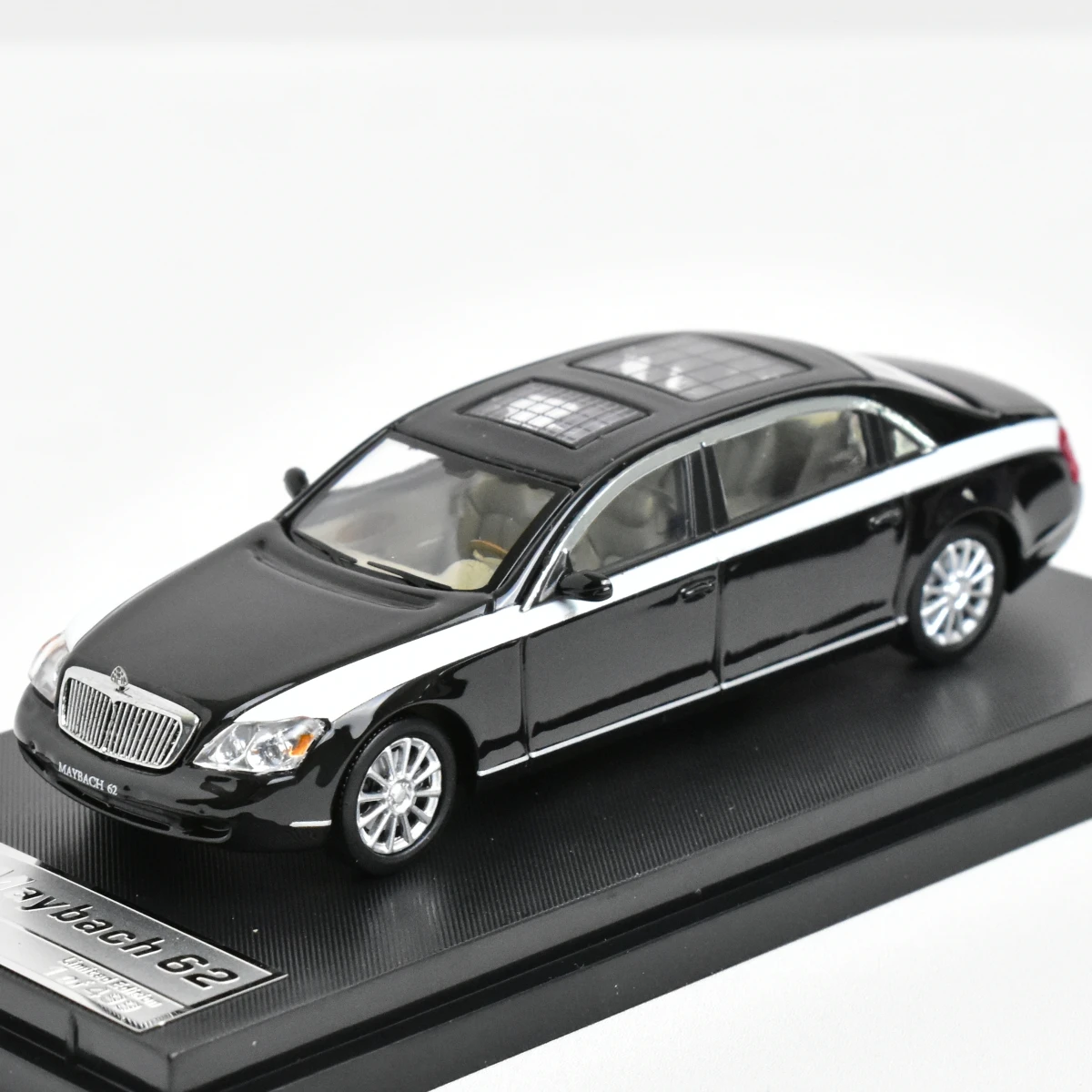 Stance Hunters 1/64 マイバッハ 62 ホワイト　ダイキャスト Stance Hunters 1:64 Mercedes- Benz Maybach 62 – Horizon Diecast