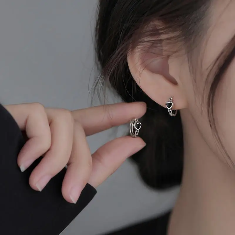 Pendientes de aro de Plata de Ley 925 para mujer, aretes con forma de corazón negro, temperamento Simple con incrustaciones, accesorios de joyería de boda