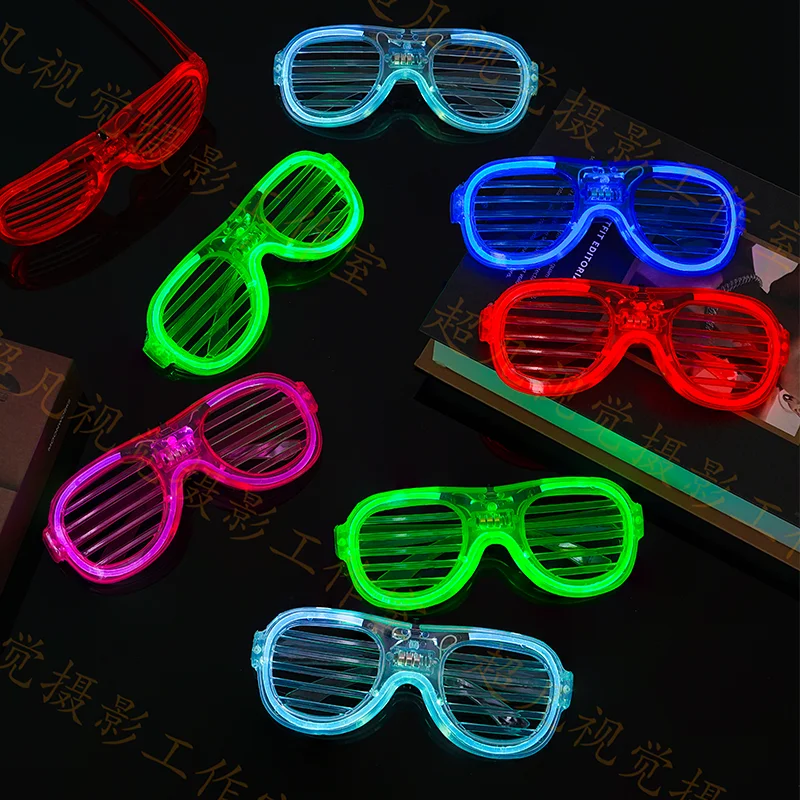 Paquete de 20 lentes LED para fiestas, 6 colores iluminados, persianas,  palillos brillantes, lentes de sol de neón para fiestas, niños y adultos,  que