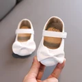 D19 White