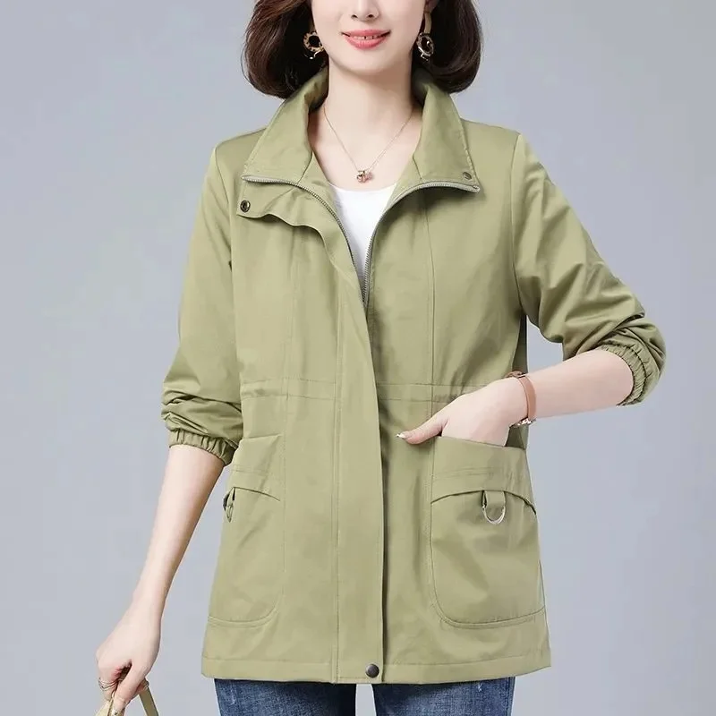 

Fashion Spring Autumn Coat Female Windbreaker Hooded Middle-Aged Elderly Short Jacket Women Trench Overcoat 5XL Gabardina Mujer