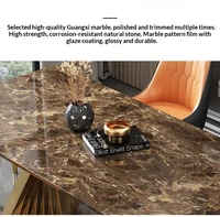 Table à manger en marbre avec structure en métal doré, mobilier élégant pour salle à manger et chambre d'hôtes. 6