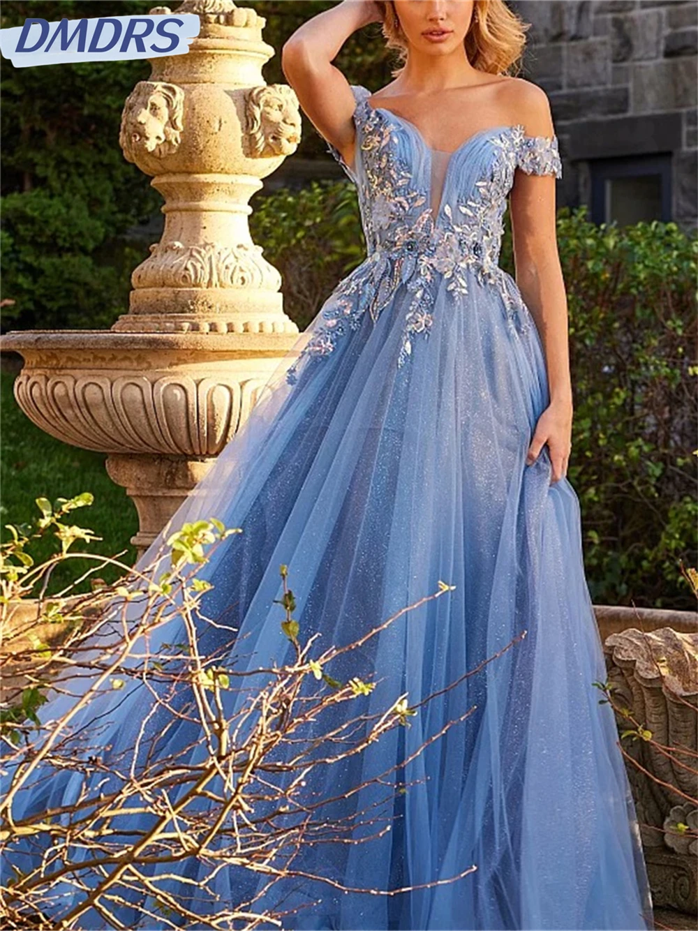 Романтичное очаровательное вечернее