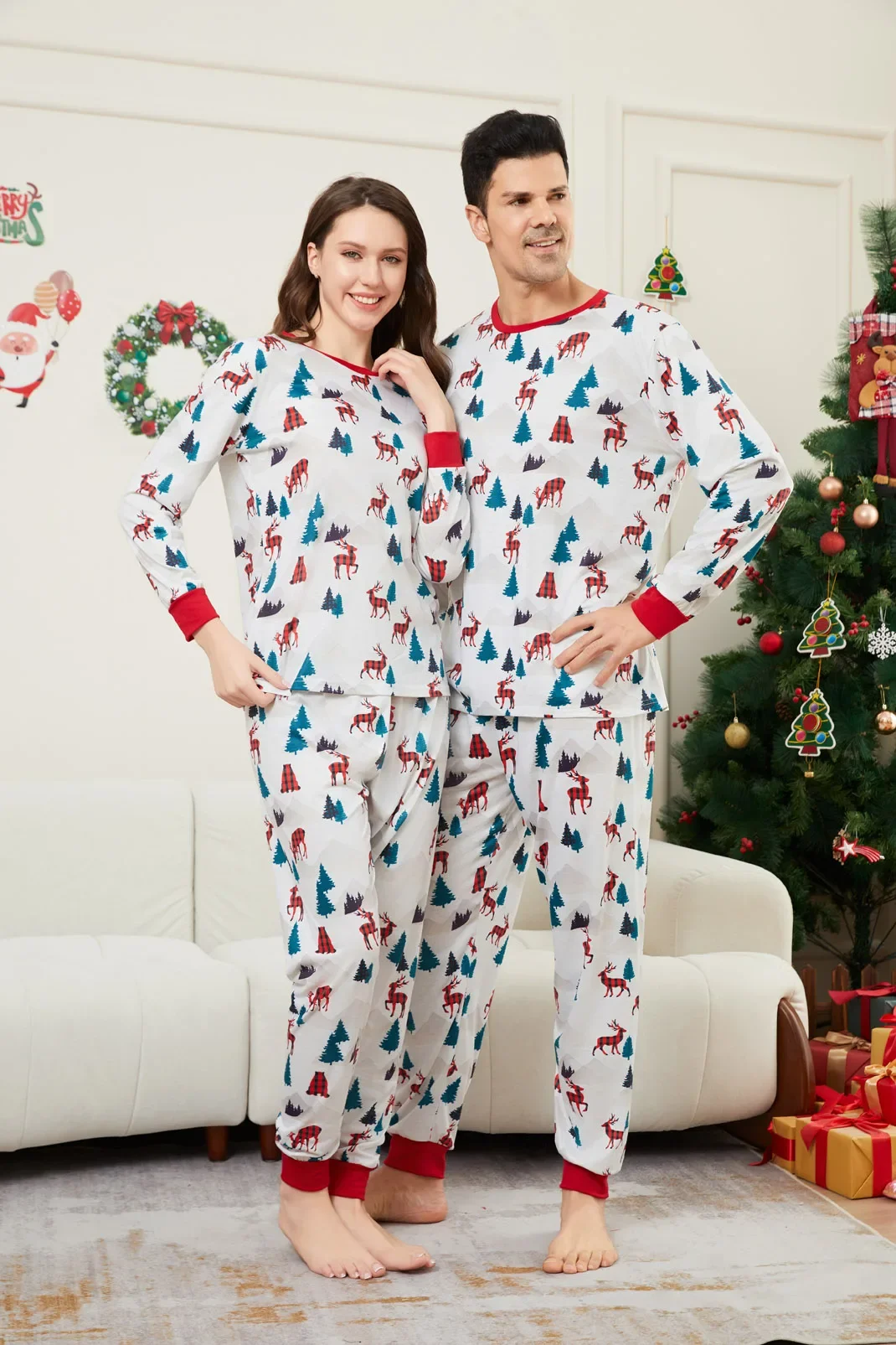 thumbnail image 4 of Conjunto de pijama navideño con estampado de dibujos animados por todas partes, conjuntos familiares a juego, lindo pijama para bebé y perro, ropa de dormir suave y suelta, pijamas navideños, 4 of 5