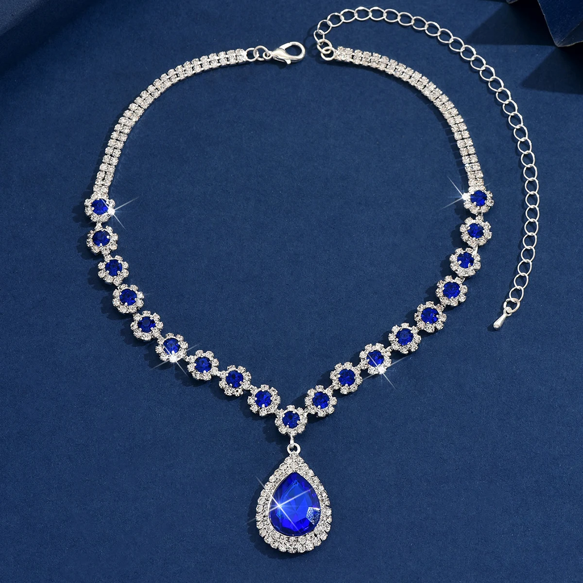 Detalhe do pingente de gota d'água de zircônio