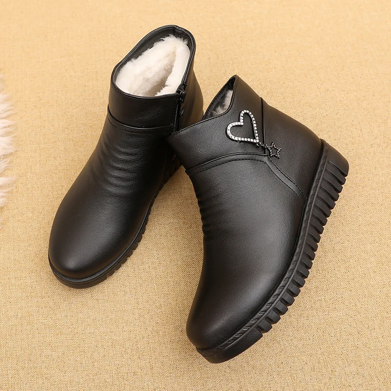 Winter Shoes women's genuine leather ankle flat boots Casual Comfortable Warm Woman Snow Boots mother Cotton boots