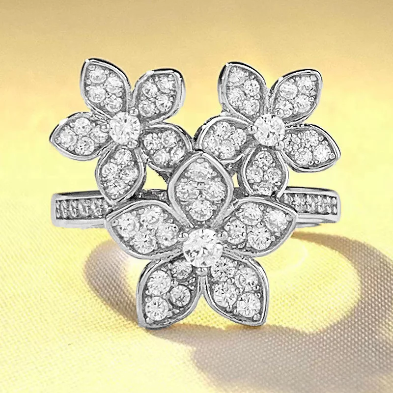 

Jewelry 2023 New S925 Silver Full Diamond Three Flower Ring for Women's European, American, and French Fashion Versatile