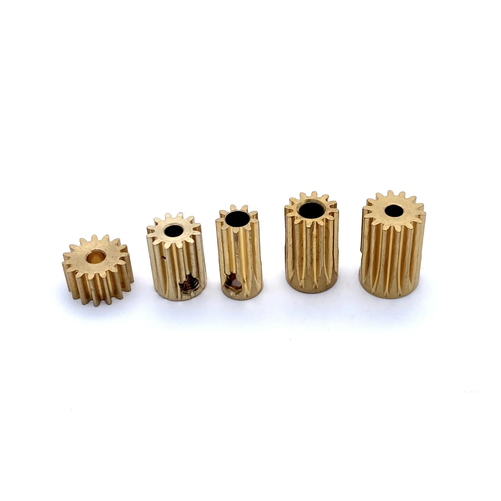 Pignon moteur RC 9 à 14 dents - alésage 2.3mm (6.35mm) sur fond blanc