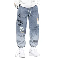 Vêtements coréens hommes lettre imprimé jean taille haute Baggy jean dessin animé Graffiti Hip-Hop pantalon jean bleu 3