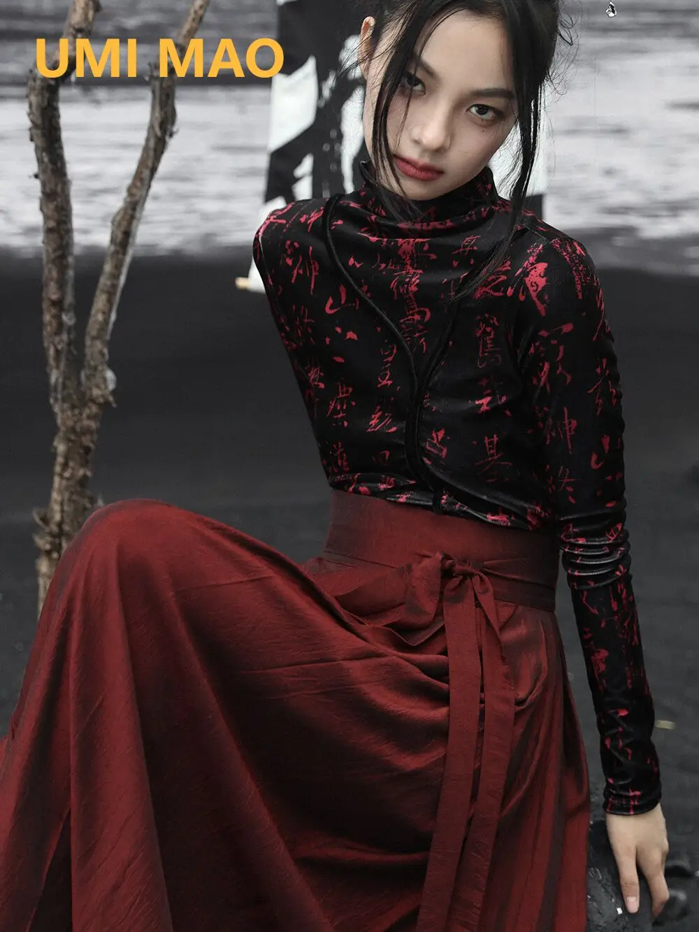 

UMI MAO Vintage Velvet Knit Tops Autumn Winter 2023 New Women's Underlay Half High Collar Printed Top Femme Fashion
