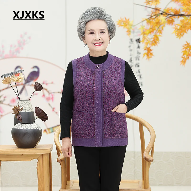 

XJXKS 2022 Autumn Winter Latest Middle-aged And Elderly Women's Vest Loose Large Size Dark Buckle Casual Chalecos