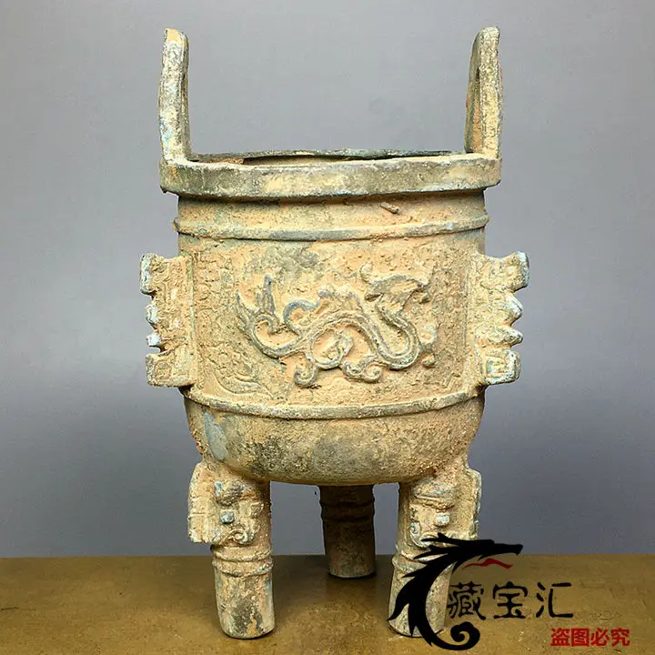 

Back to Tao Pure Copper Unearthed Bronzes Old Cladding Three-legged Two-ear Incense Furnace Made in Xuande