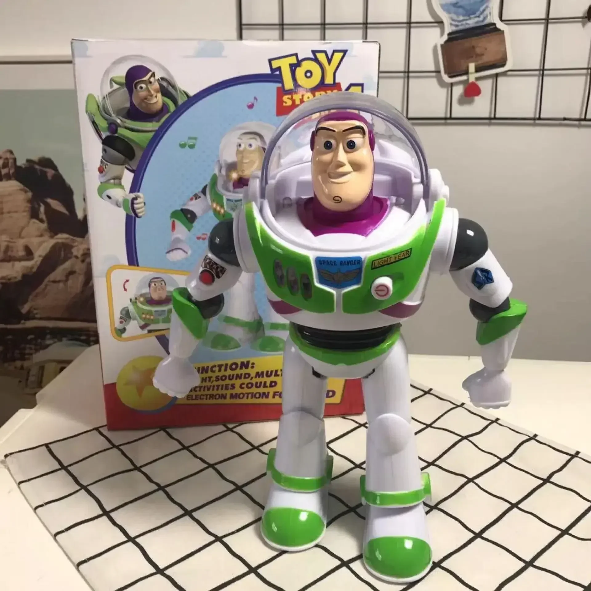 thumbnail image 1 of Figuras de acción parlantes de Buzz Lightyear de Toy Story 4 de Disney Anime Pixar de 33 cm, modelo de cuerpo de tela, colección limitada, juguetes, regalo nuevo, 1 of 5