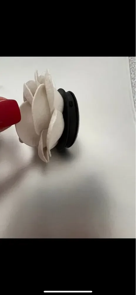 

Белый фон с черным зазором