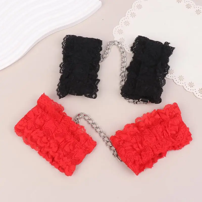 Manette in pizzo per giochi erotici di coppia e bondage_voghion.com