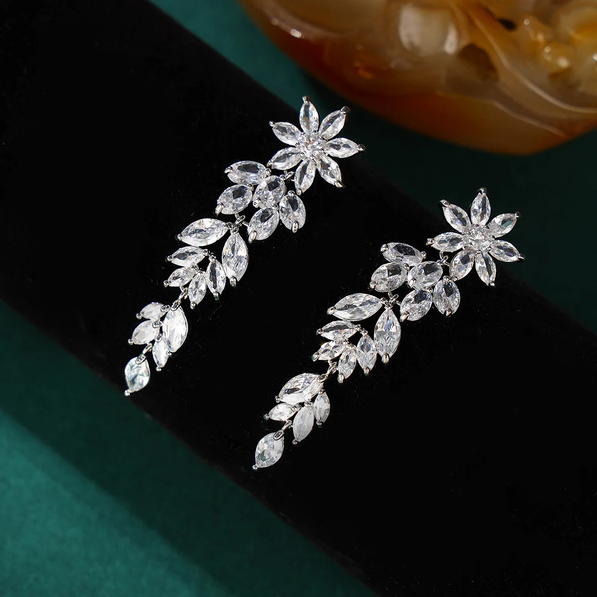 Bridal marquise wedding earrings, wedding bridesmaid earrings, women's cubic zirconia rhinestone pendant earrings