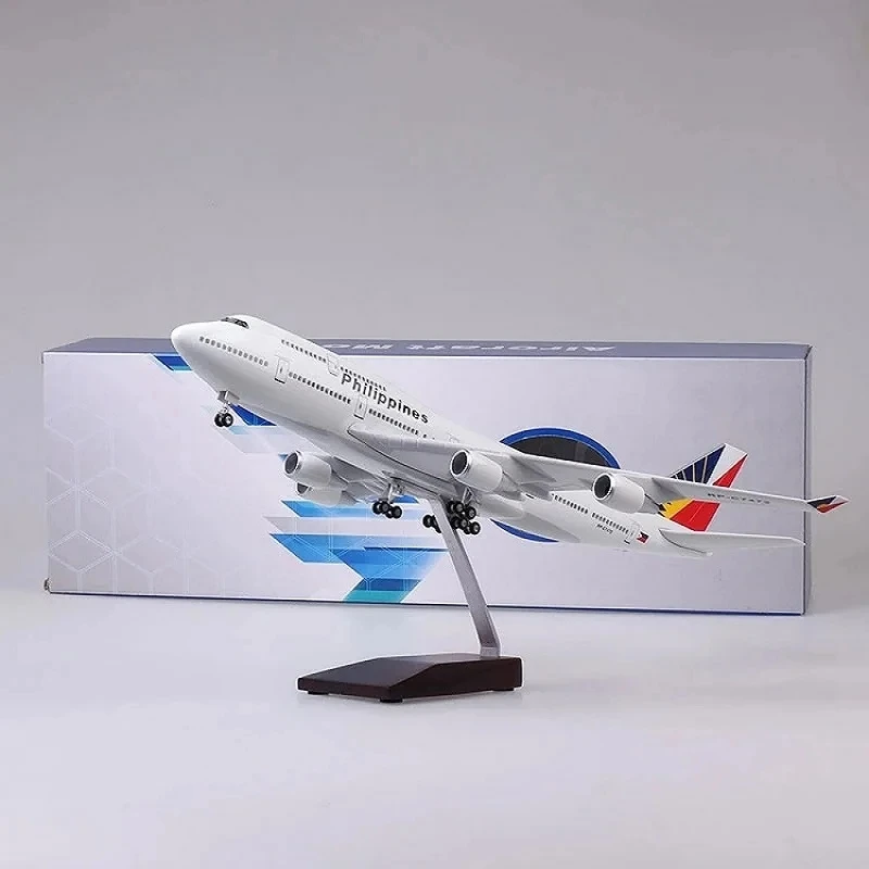 

Модель самолета из смолы, 47 см, 747, B747, авиакомпании Филиппины, с посадочным шасси, подсветка, коллекционная игрушка
