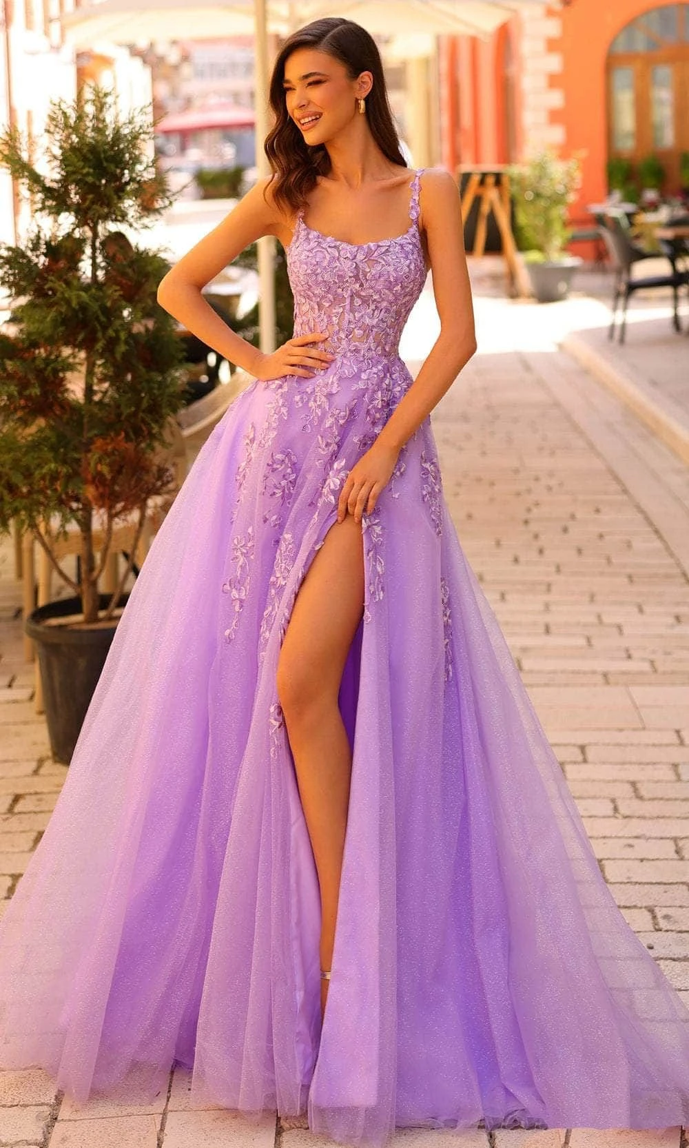 

Exquisite Spaghetti Strap Lace Appliques Tulle Corset Evening Dress High Slit Sleeveless Sparkly Illusion Formal Party Gowns