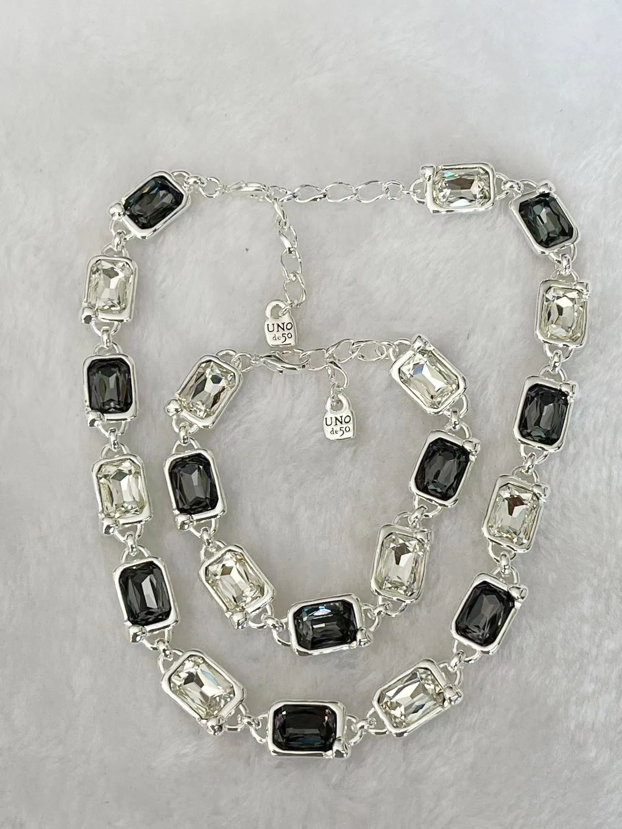 

2023 UNOde50 New European and American Hot Selling Exquisite Bicolor Gem Women's Necklace Romantic Jewelry Gift Bag