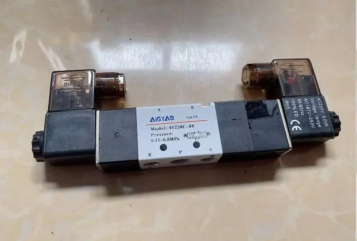 

Air Solenoid Valves 4V230-08 4V230C-08 3 Position 5 Port 1/4" Pneumatic Control Valve