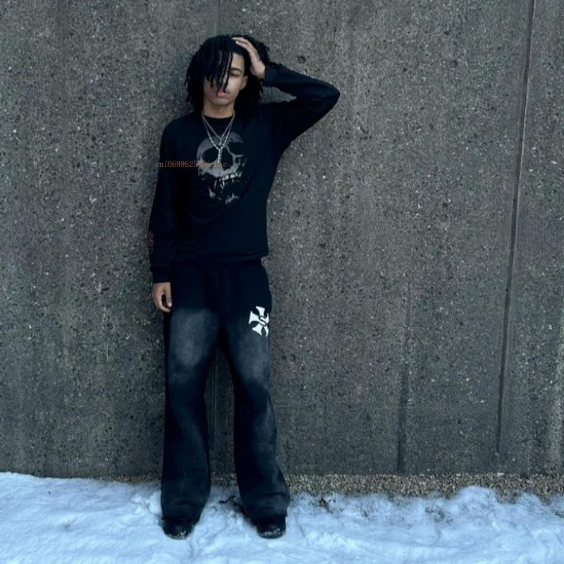 Рисунок 6 - Уличные брюки с широкими штанинами для мужчин и женщин