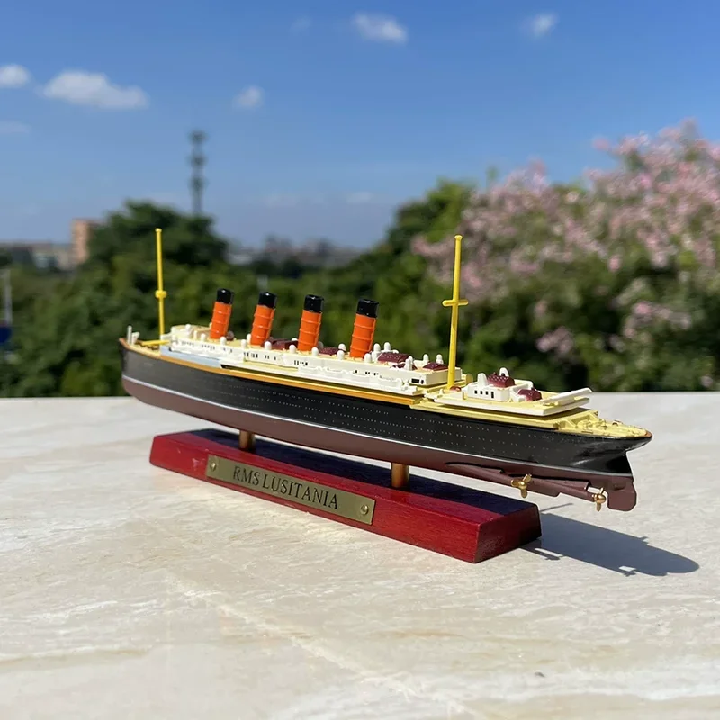 B-M 1:1250 Transatlantic Luxury Cruise Ship Lusitania Model Toys Adult Fans Collectible Gifts Souvenir