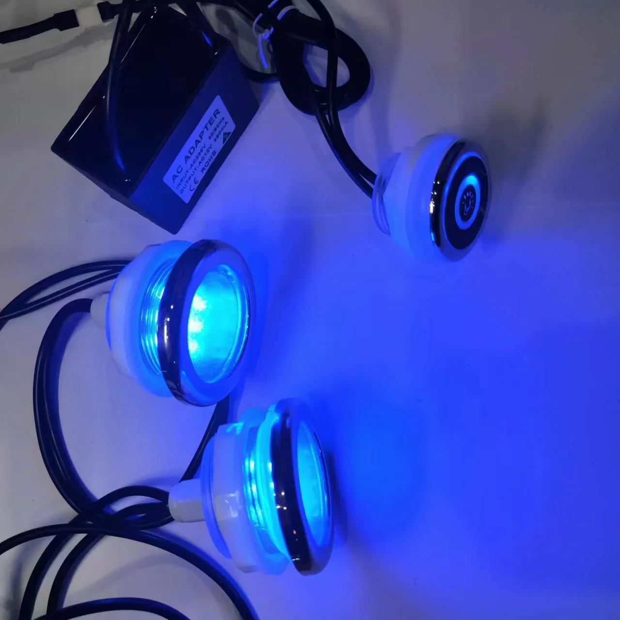 2pcs RGB LED 온수 욕조 조명 스파 월풀 램프 온수 욕조 월풀 LED 수중 핫 튜브 2 w 서리로 덥은 표면 1 컨트롤러 1 어댑터