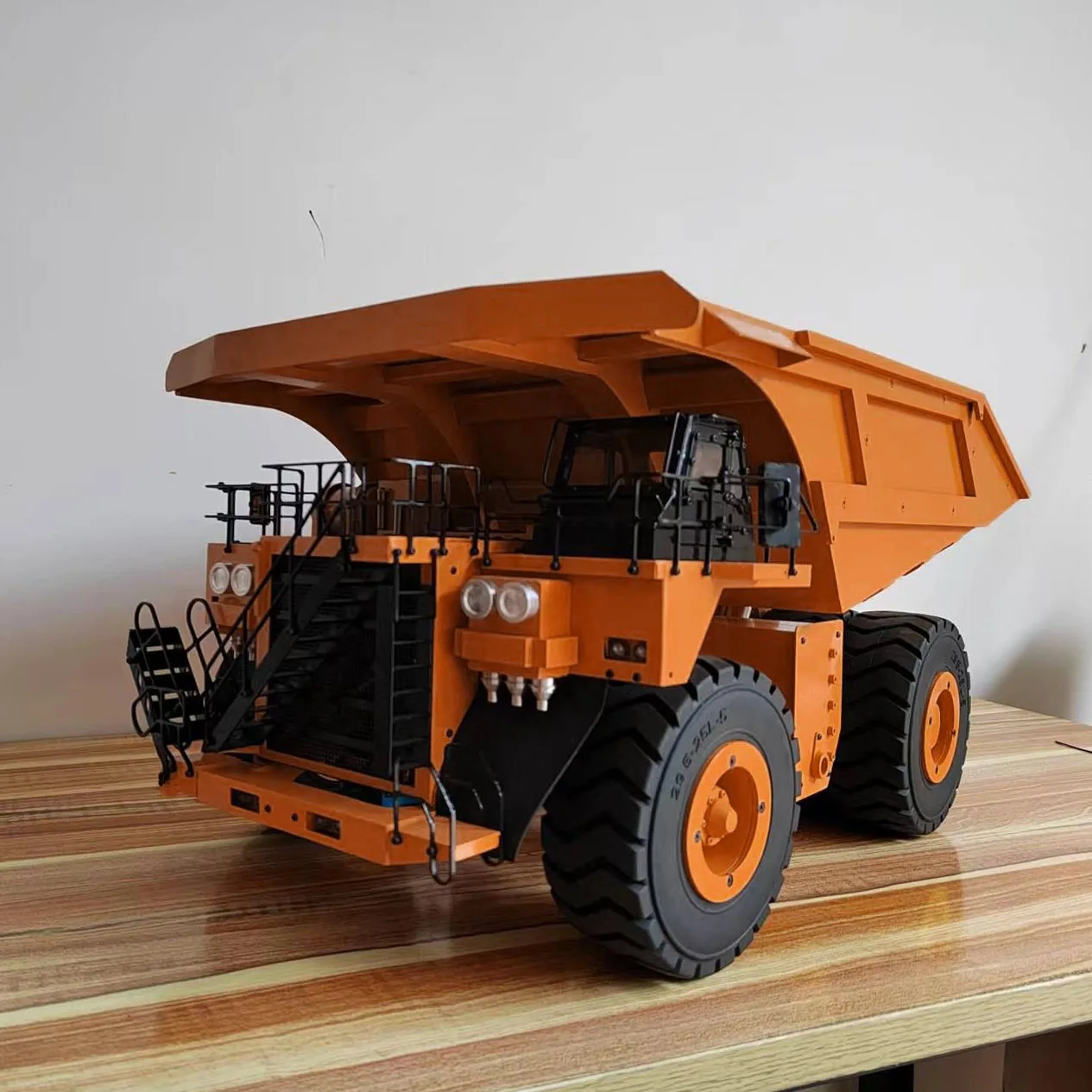 Metal 1/20 RC Hydraulic Mine Truck 793D Dumper Vehicle Assembled Painted Finished Model With I6X Radio Lights TH20695-SMT9 3