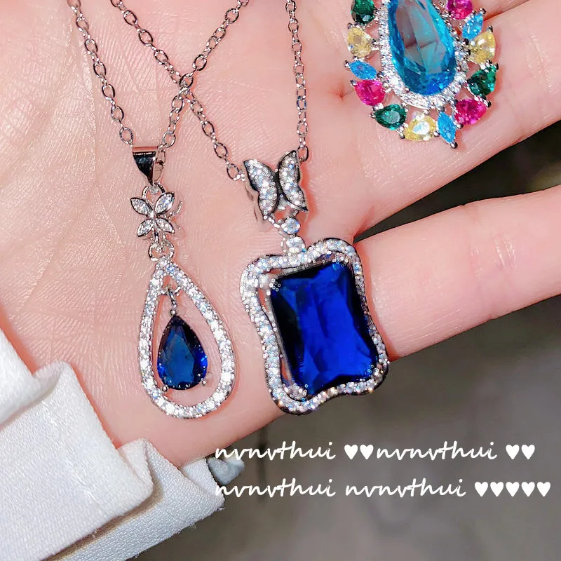 

Women's Blue Crystals Snowflake Pendant Fashion Necklace Collarbone Chain