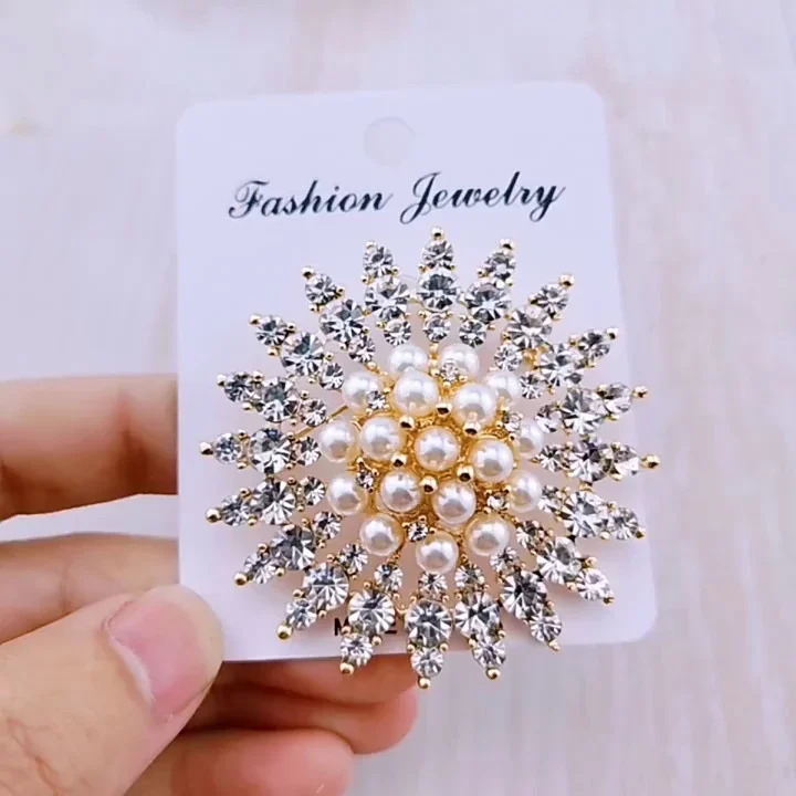 Luxo Elegante Girassol Broches para Mulheres, Prata e Cor Dourada, Liga Strass, Pérola Broche, Lady Party Pins, Jóias de Aniversário, Brilhante, Novo