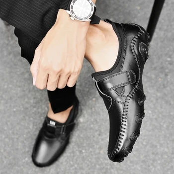 Handmade Men's Spring Comfortable Soft Bottom Lightweight Bean Shoes Fashionable New Men's Breathable Anti Slip Driving Shoes 1